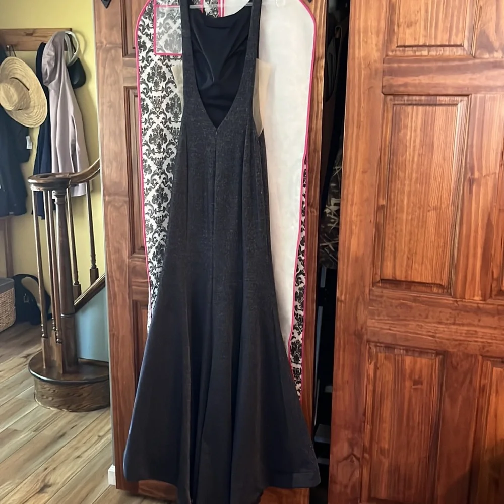 JOVANI Size 8. Formal - Picture 3 of 4